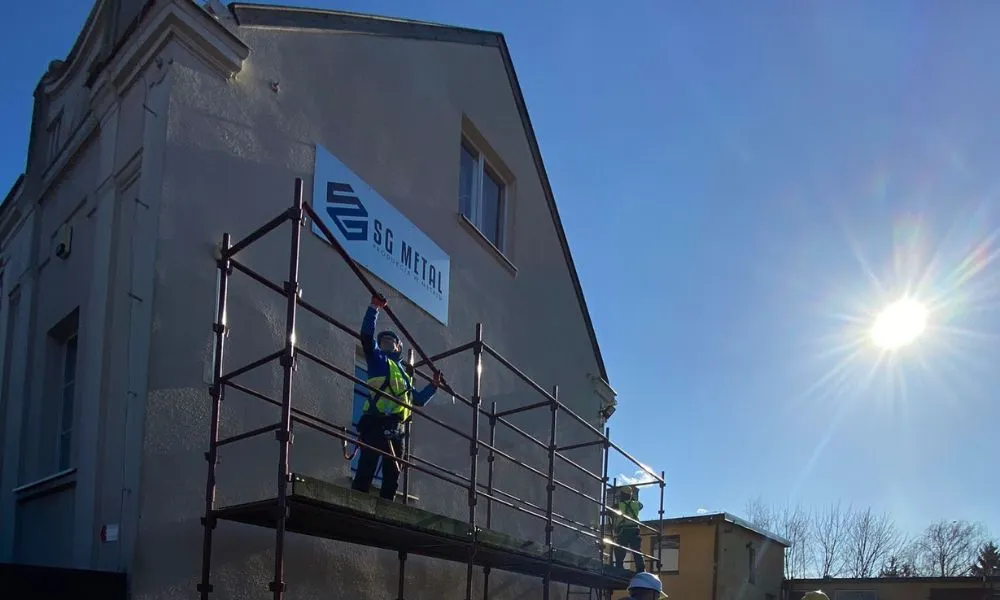 Co oznacza termin -wysokość robocza rusztowania- ?